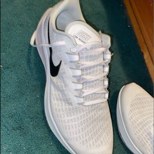 Nike Men’s Air Zoom Pegasus 37 : Size 10